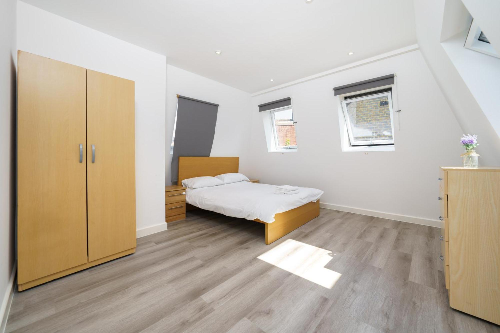 Modern Apartment In South West Londra Esterno foto