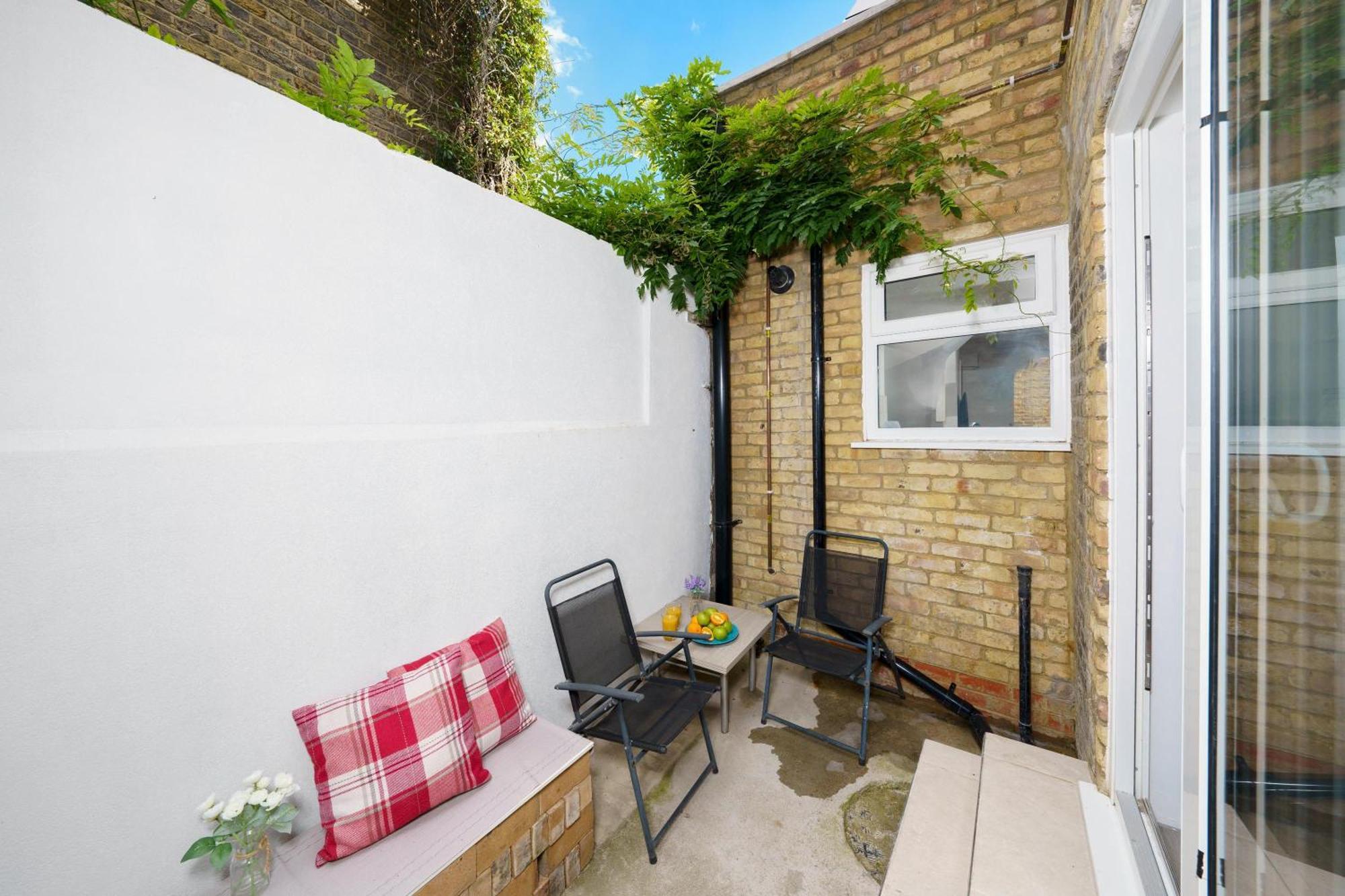 Modern Apartment In South West Londra Esterno foto